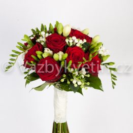 Svatební kytice rudé růže
