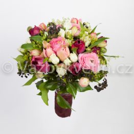 Svatební kytice z tulipánů a růží