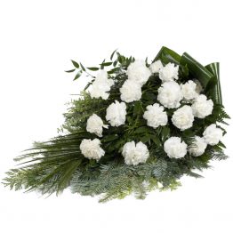 Volně vázaná kytice bílé karafiáty
