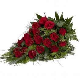 Volně vázaná kytice rudé růže