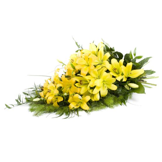 Volně vázaná kytice žluté lilie